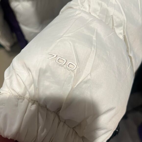 The North Face Men's White Puffer Jacket - Picture 4 of 7